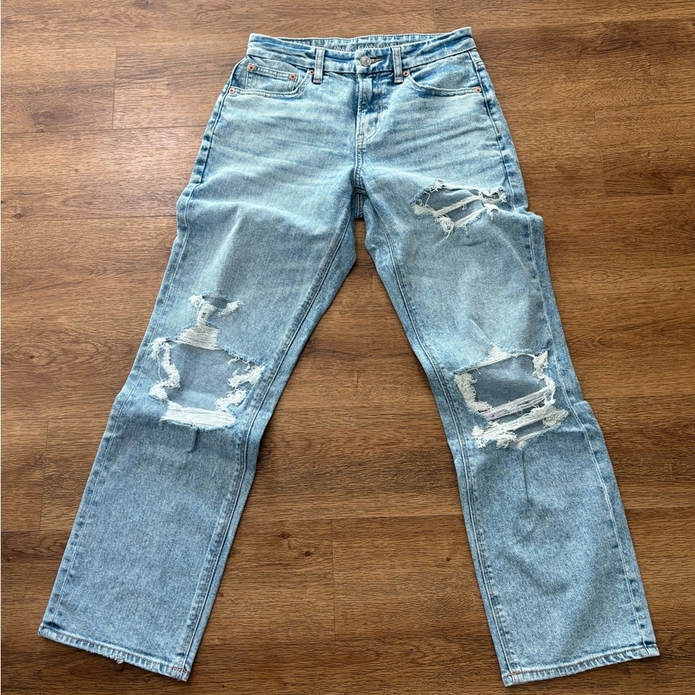 American Eagle High Waisted Straight Leg Ripped Jean.